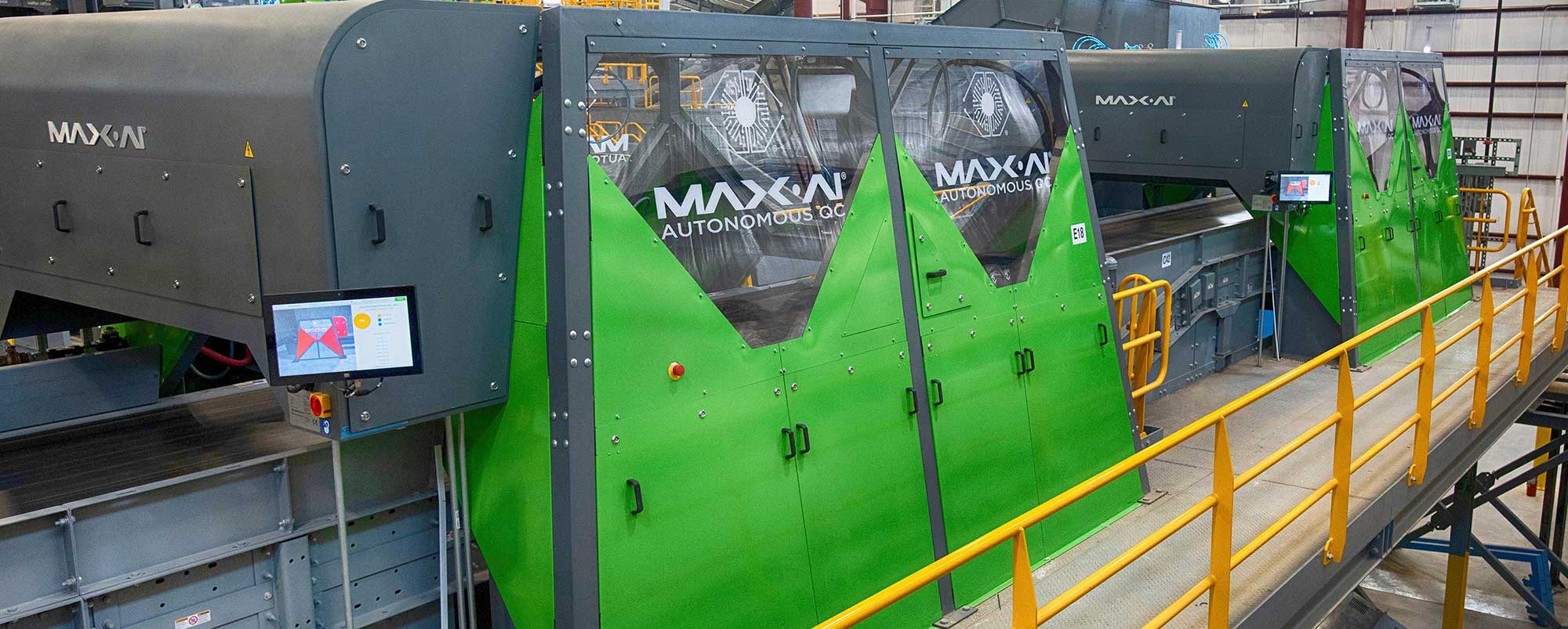 Max-AI robotic sorter on a BHS recovery line